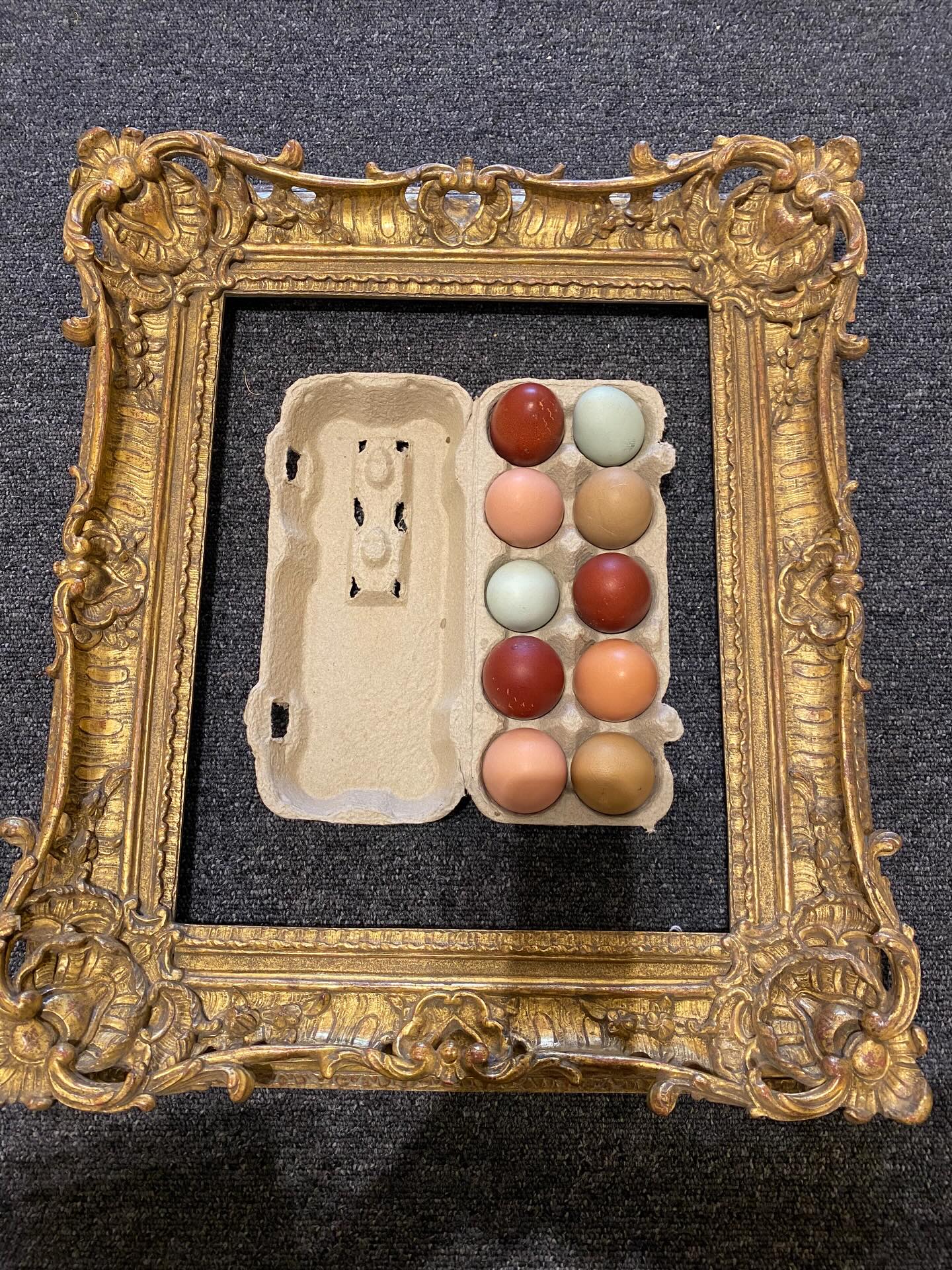 Quand les œufs sont de véritables œuvres d'art ️ merci pour ce beau cadeau 🪺 @lessecretsdenosvergers @hanadaparis